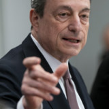 EZB: Draghi geht und lässt die Zinsen niedrig