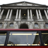 Britische Notenbank lässt Zins unverändert