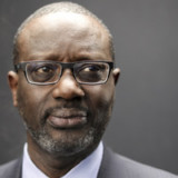 Thiam baut Anlagevehikel auf