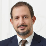 Philipp Rickenbacher: Mit der Vespa an die Spitze von Julius Bär