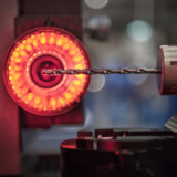 Bei Mikron überholt die Automatisierung den Maschinenbau