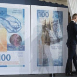 Neue 100er-Banknote mit Hauptelement Wasser