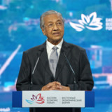 Mahathir Mohamad: Im Sumpf der Innenpolitik