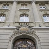 SNB gibt mehr für Schwächung des Frankens aus