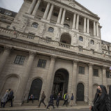 Britische Notenbank hebt die Leitzinsen erneut an