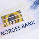 Norwegens Notenbank hebt Leitzins über die Nullmarke