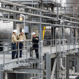 Sinkende Materialpreise entlasten