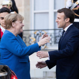 Merkel und Macron schlagen einen EU-Wiederaufbaufonds vor