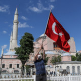 Türkische Notenbank erhöht Zinsen klar