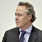 UBS wegen Strafen und Löhnen in der Kritik