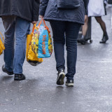 Schweizer Konsumenten sind pessimistischer