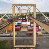 Schweizer Aussenhandel leicht gedämpft – Uhrenexporte stabil