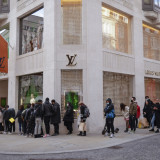 LVMH befeuert die Schweizer Luxusaktien