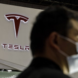 Tesla setzt Produktion in Schanghai aus