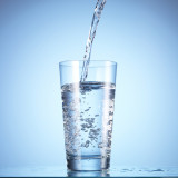 Nestlé und das Wasser: Zwischen Rendite und Naturschutz