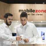 Mobilezone liefert Smartphones für Globus-Mitarbeiter