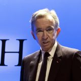 Ihm gehört Birkenstock – nun überholt er Bezos und Musk