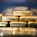 Goldpreis sackt zeitweise unter 1700 $