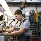 Industrie-Bollwerk trotzt der Zinswelle