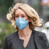 Theranos-Gründerin Holmes wegen Betrugs schuldig gesprochen