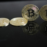 Korrelation von Kryptowährungen zu US-Aktien bleibt hoch