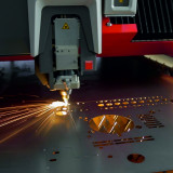 Bystronic baut Muskeln auf