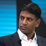 Der Stuhl von Vas Narasimhan wackelt
