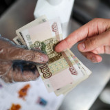 Russland zahlt Dollar-Anleihen in Rubel