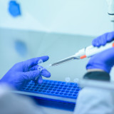 ADC Therapeutics dämmt Verlust ein