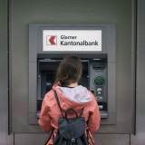 GLKB verdient weniger