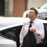 Musk verkauft Tesla-Aktien in Milliardenhöhe